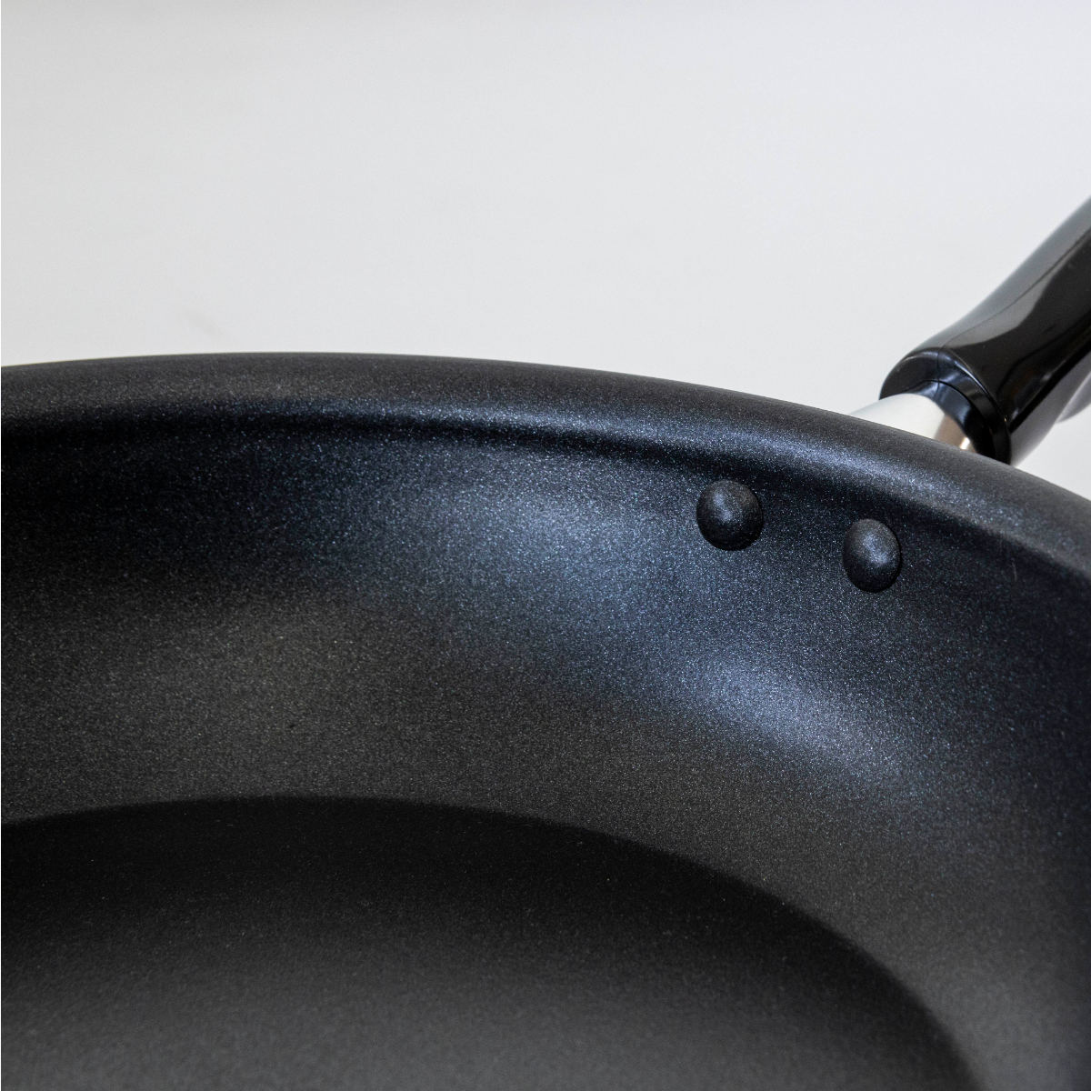 Vita Craft フライパン 28cm IH対応 カーペンター PFOAフリー ( ビタクラフト ガス火対応 炒め鍋 金属ヘラOK ふっ素加工 軽い 日本製 28センチ フッ素加工 いため鍋 アルミ ステンレス 2層構造 フッ素コーティング 軽量 )