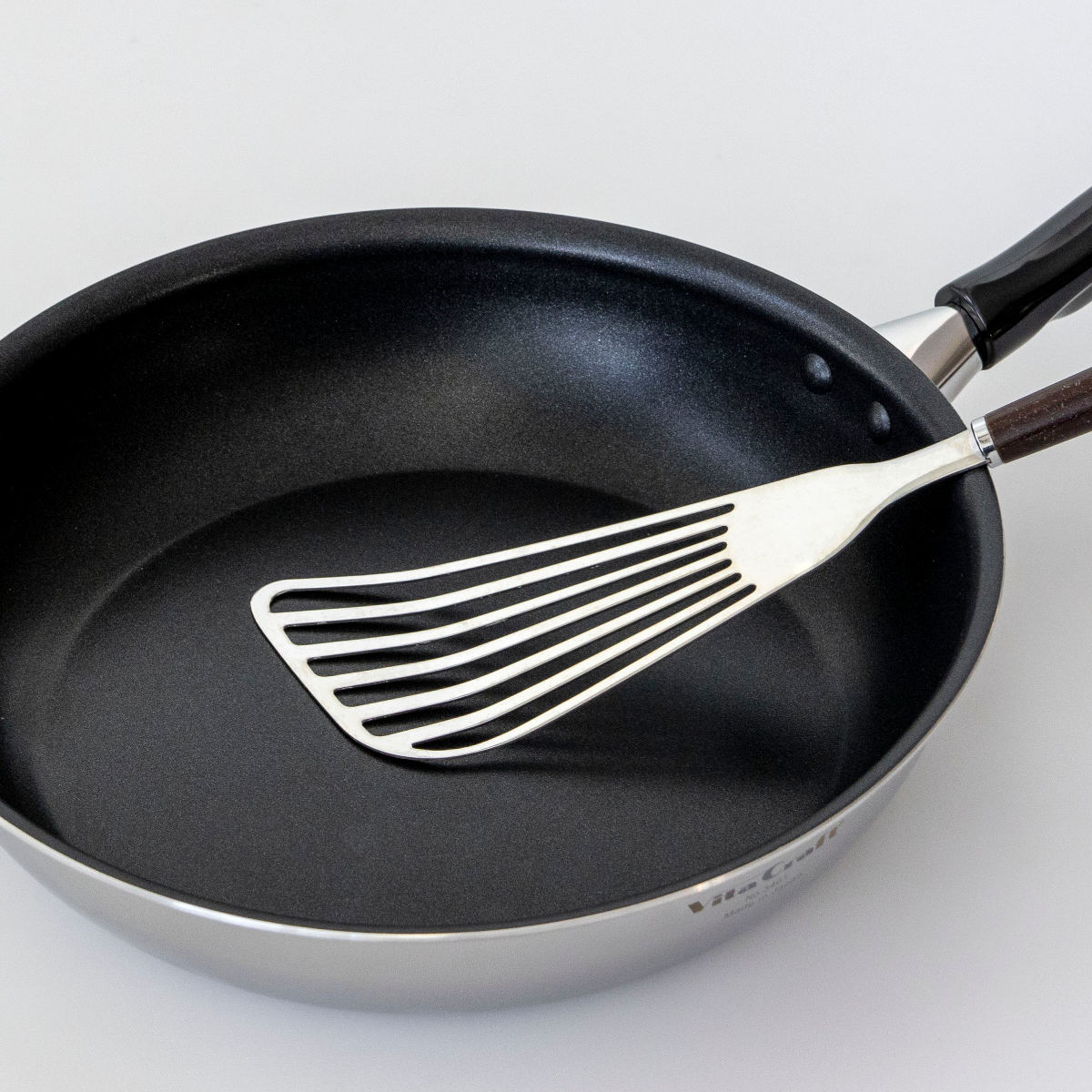 Vita Craft ウォックパン 26cm IH対応 カーペンター PFOAフリー 深型フライパン ( ガス火対応 片手鍋 炒め鍋 深型 金属ヘラOK ふっ素加工 軽い 日本製 26センチ フッ素加工 いため鍋 アルミ ステンレス 2層構造 軽量 )