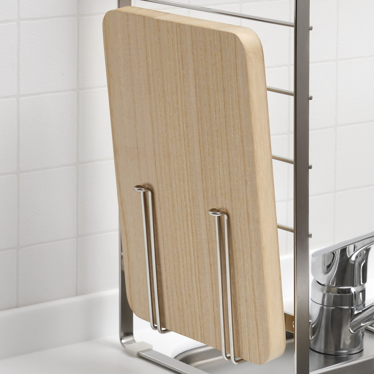 まな板立て キッチンラック用 SUIグート マルチホルダー ( まな板ホルダー まな板置き ラック スリム ステンレス パーツ カスタマイズ 水切りラック まな板 収納 立てる 乾かす おしゃれ コンパクト シンク 渡せる )