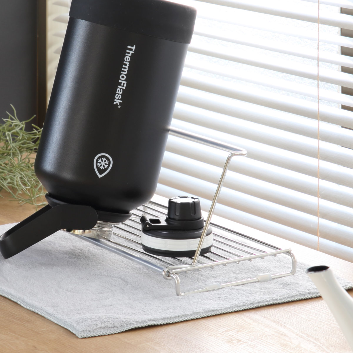 グラススタンド 水切り &kit たためる ボトルスタンド ( 水切りラック 水切りかご ボトル 水筒 スタンド 乾燥 シンク上 折りたたみ 水筒ラック 洗い物 乾かす 小物 スリム コンパクト )