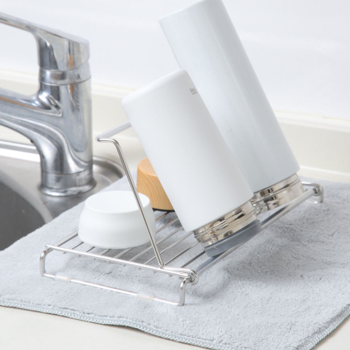 グラススタンド 水切り &kit たためる ボトルスタンド ( 水切りラック 水切りかご ボトル 水筒 スタンド 乾燥 シンク上 折りたたみ 水筒ラック 洗い物 乾かす 小物 スリム コンパクト )