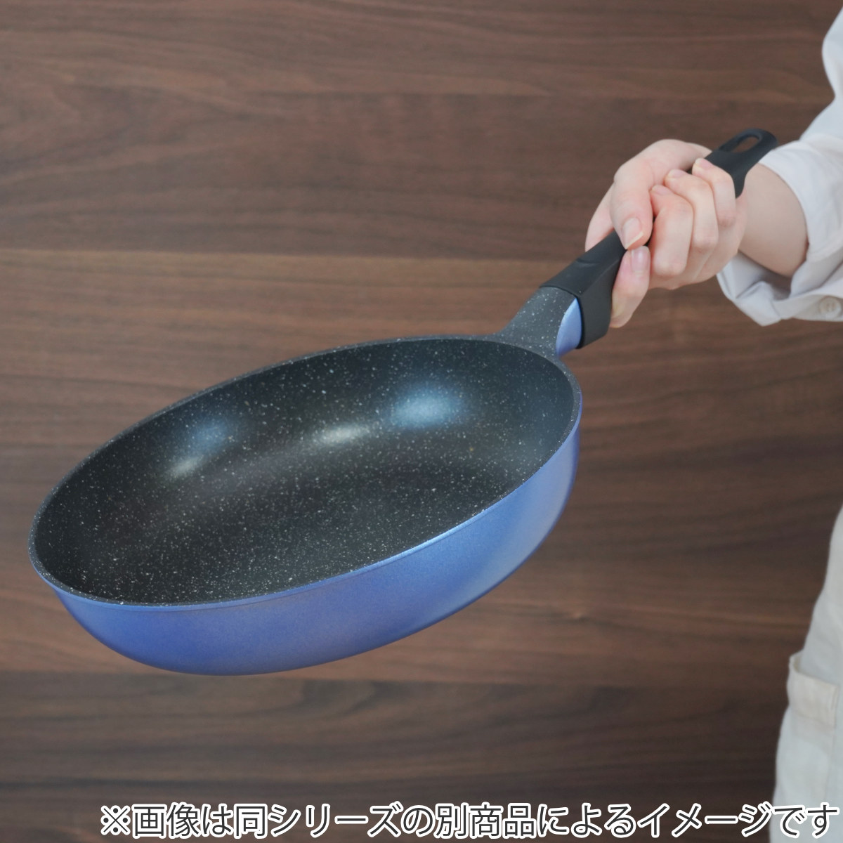 フライパン 30cm ガス火専用 軽量 ウルトライト ( ガス火対応 直火対応 ふっ素加工 フッ素加工 軽い 30センチ フッ素コーティング アルミ製 PFOAフリー )