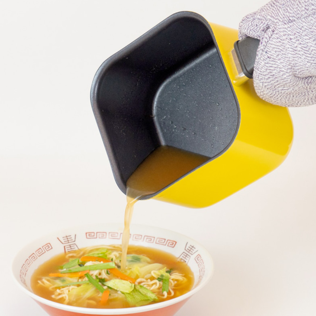 マルチポット 2L スクエア IH対応 ToMay ミニマルチポット ( ガス火対応 アルミ 鍋 小鍋 角型 片手鍋 インスタントラーメン 四角い ソースパン アルミ鍋 なべ 小さい 湯沸かし 2L 天ぷら鍋 万能 マルチ フッ素樹脂加工 ) 【イエロー】 イエロー