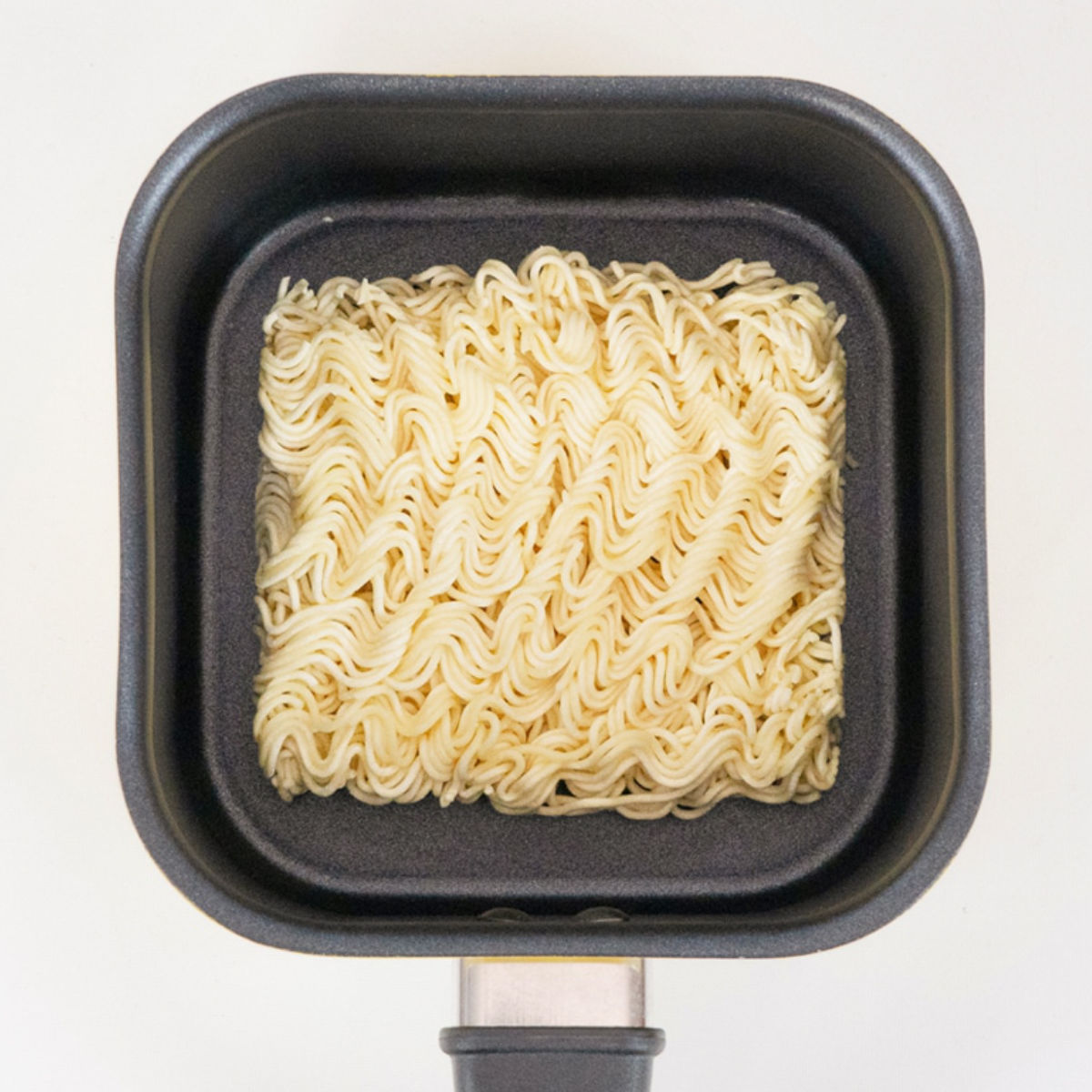 マルチポット 2L スクエア IH対応 ToMay ミニマルチポット ( ガス火対応 アルミ 鍋 小鍋 角型 片手鍋 インスタントラーメン 四角い ソースパン アルミ鍋 なべ 小さい 湯沸かし 2L 天ぷら鍋 万能 マルチ フッ素樹脂加工 ) 【イエロー】 イエロー