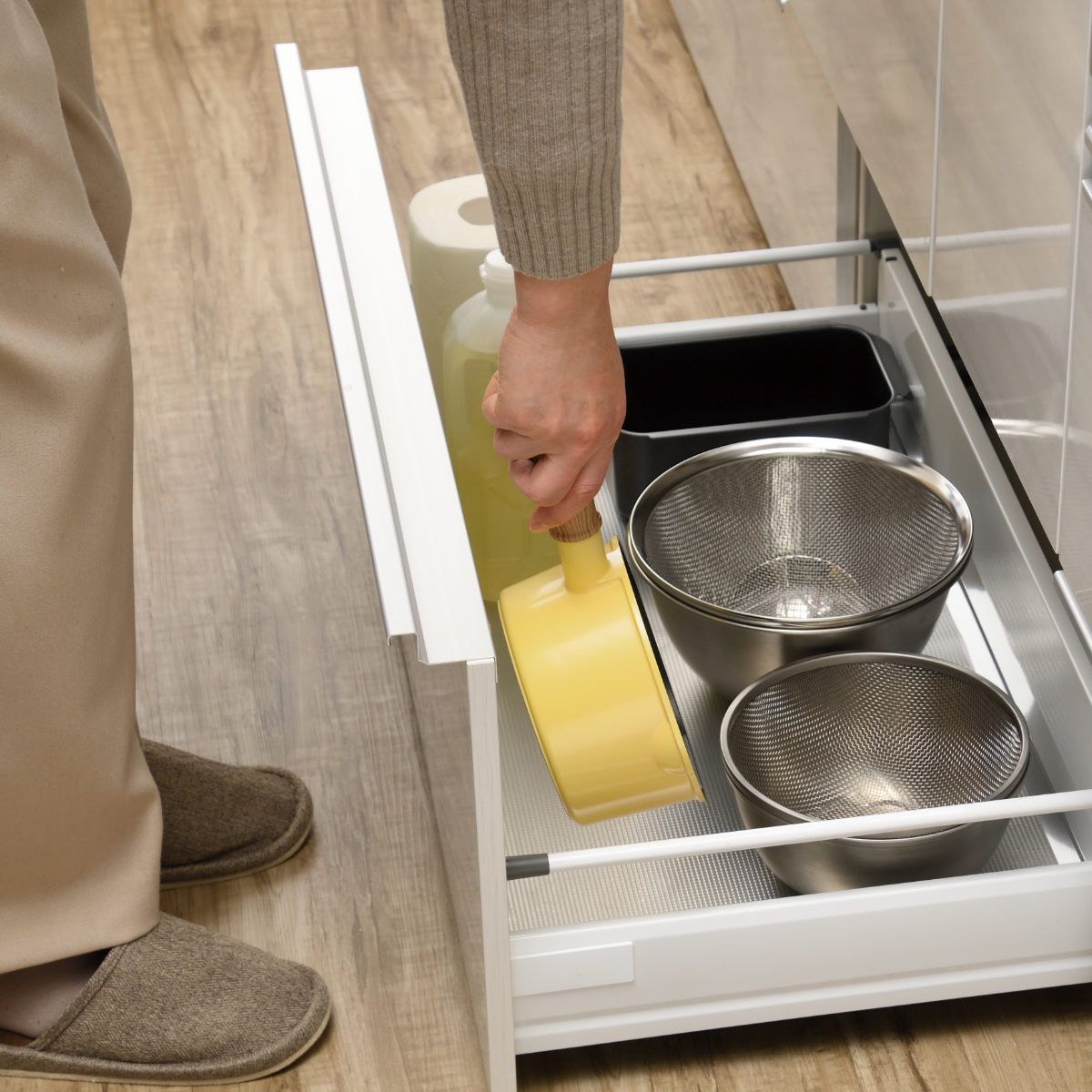 フライパン 16cm IH対応 ココミッケ 横置き スタンドパン ( 片手鍋 ミルクパン マルチパン フッ素加工 ガス火対応 調理器具 小鍋 小さい 自立 収納 便利 フッ素樹脂加工 アルミ製 アルミ鍋 木目調ハンドル 可愛い ) 【マリーピンク】 マリーピンク