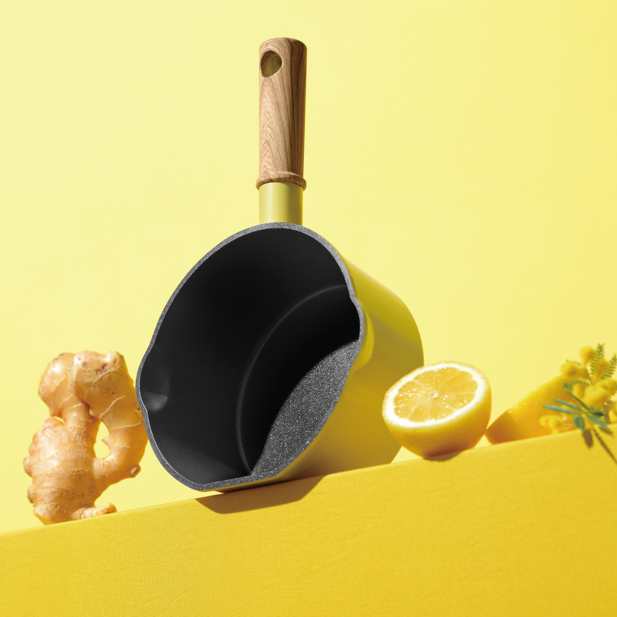 フライパン 16cm IH対応 ココミッケ 横置き スタンドパン ( 片手鍋 ミルクパン マルチパン フッ素加工 ガス火対応 調理器具 小鍋 小さい 自立 収納 便利 フッ素樹脂加工 アルミ製 アルミ鍋 木目調ハンドル 可愛い ) 【マリーピンク】 マリーピンク