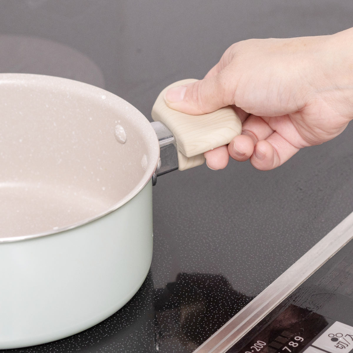 両手鍋 16cm IH対応 ミディーズ ( ガス火対応 鍋 両手なべ ふっ素加工 軽い 蓋付き アルミ製 フッ素加工 フッ素コーティング 金属ヘラOK 軽量 可愛い おしゃれ )