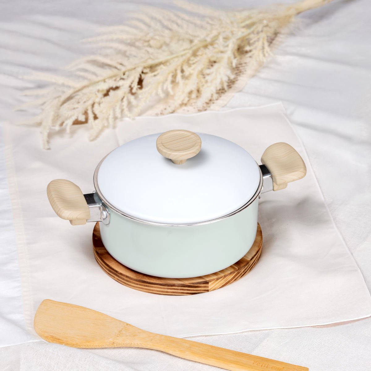 両手鍋 16cm IH対応 ミディーズ ( ガス火対応 鍋 両手なべ ふっ素加工 軽い 蓋付き アルミ製 フッ素加工 フッ素コーティング 金属ヘラOK 軽量 可愛い おしゃれ )