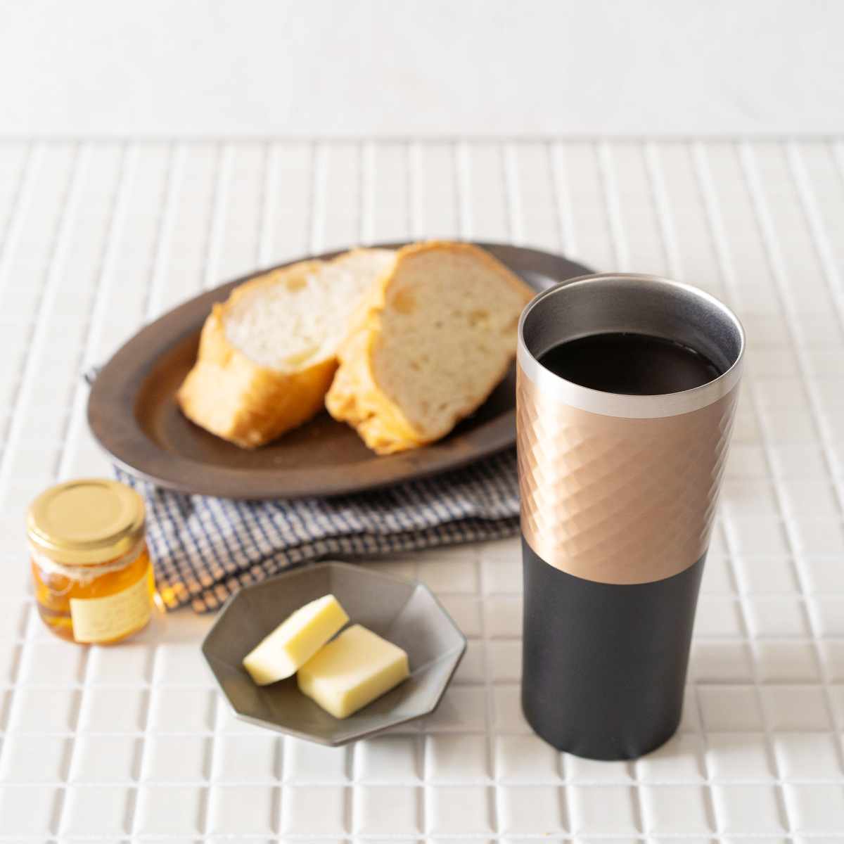 タンブラー 430ml フォルテック ステンレスカラータンブラー ( ステンレス 保温 保冷 真空断熱構造 ステンレスタンブラー ビアタンブラー 高級感 シンプル 丈夫 スマート設計 お酒 ビール 熱燗 焼酎 チューハイ ハイボール ) 【グレー】 グレー