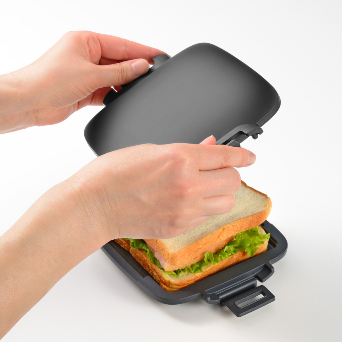 ホットサンドメーカー レンジ用 パリージュ レンジサンドメーカー 電子レンジ調理器 ( 電子レンジ専用 ホットサンド 両面焼き 安心調理 ホットサンド調理 焼き目 フッ素加工 パン 焼ける レンジ キッチン レシピ付き )