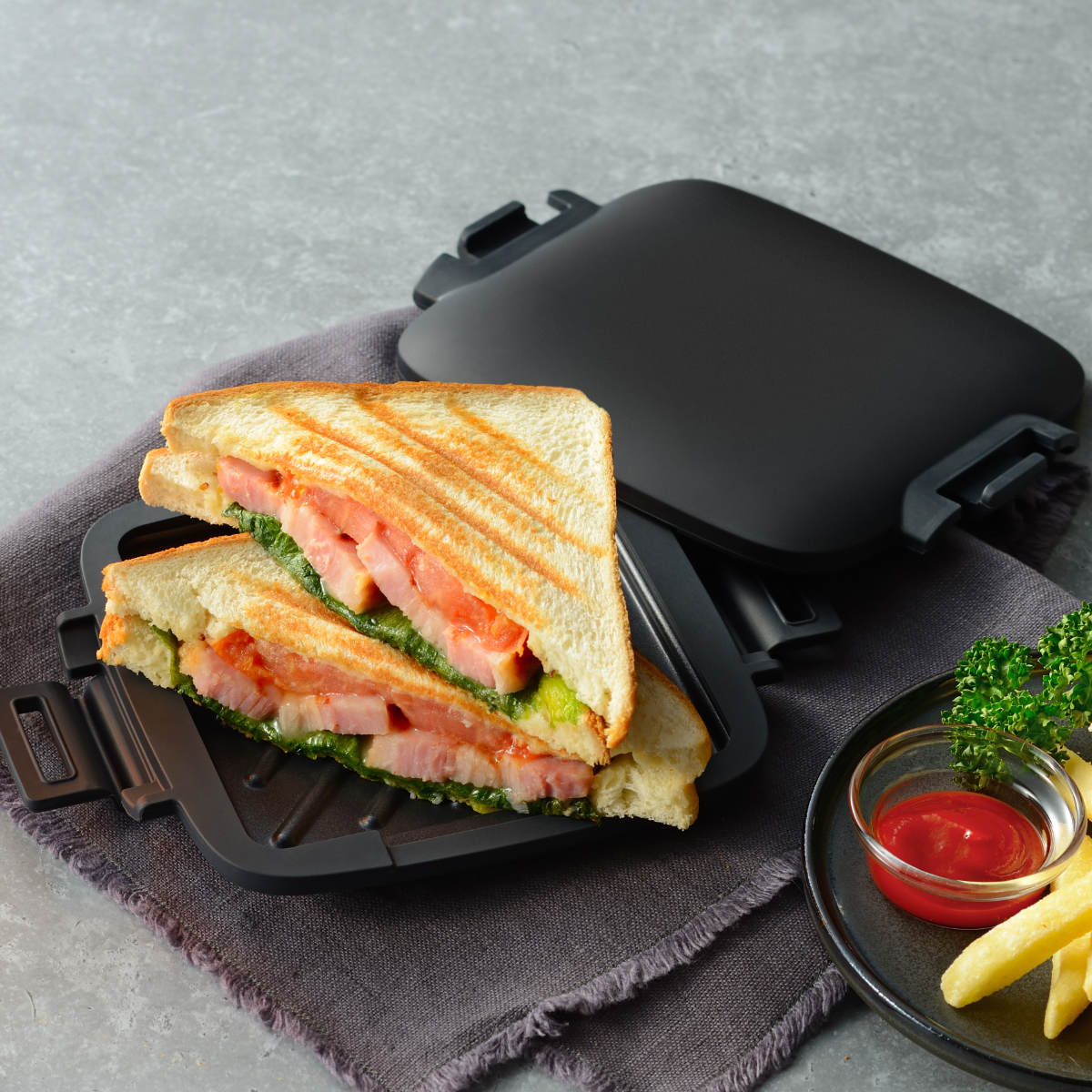 ホットサンドメーカー レンジ用 パリージュ レンジサンドメーカー 電子レンジ調理器 ( 電子レンジ専用 ホットサンド 両面焼き 安心調理 ホットサンド調理 焼き目 フッ素加工 パン 焼ける レンジ キッチン レシピ付き )