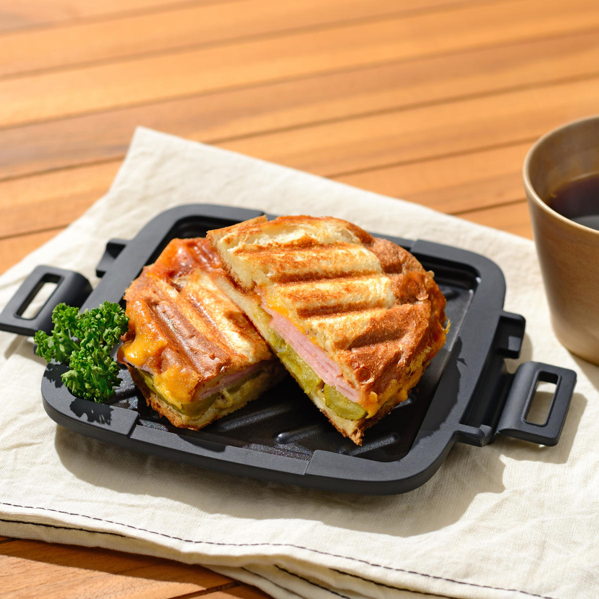 ホットサンドメーカー レンジ用 パリージュ レンジサンドメーカー 電子レンジ調理器 ( 電子レンジ専用 ホットサンド 両面焼き 安心調理 ホットサンド調理 焼き目 フッ素加工 パン 焼ける レンジ キッチン レシピ付き )