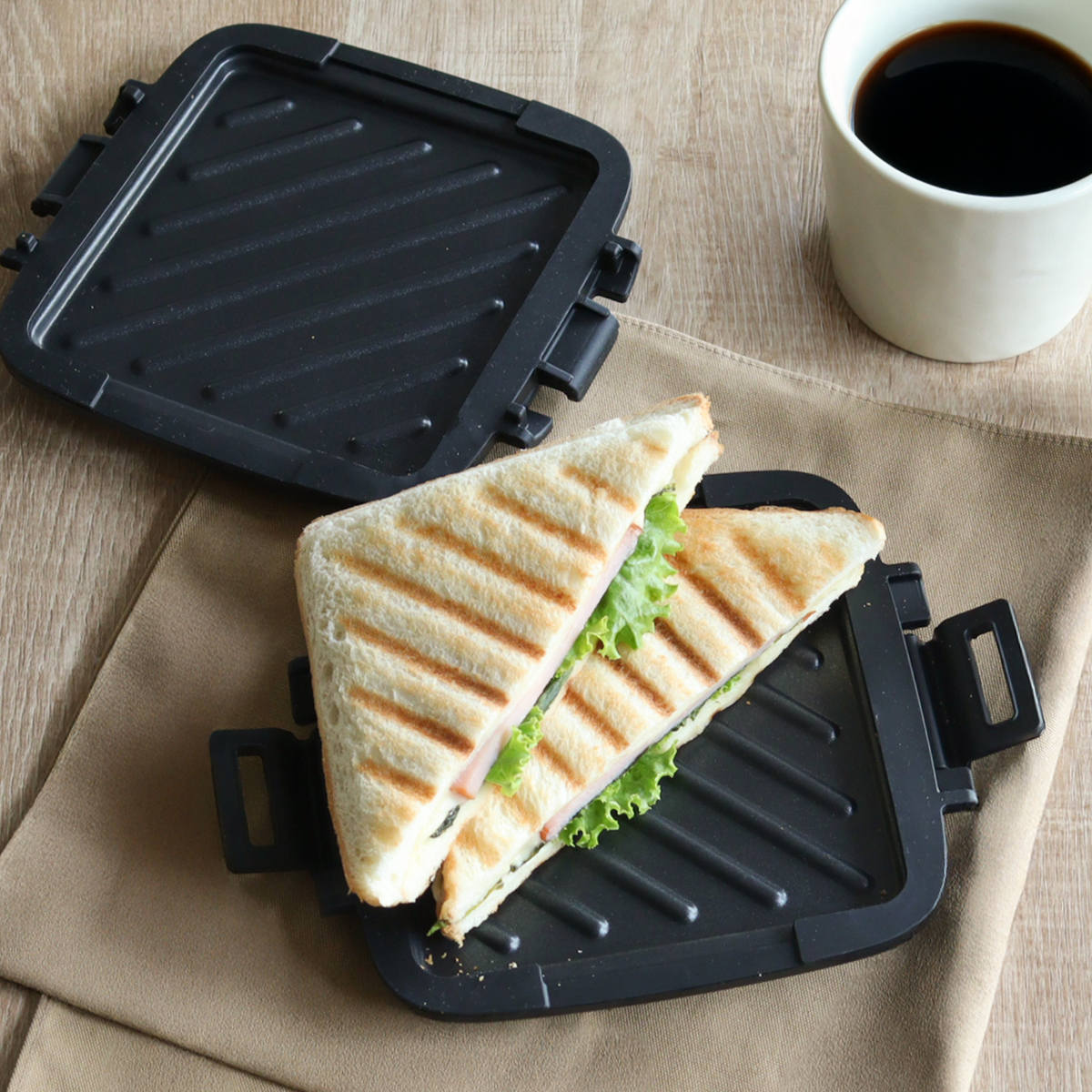 ホットサンドメーカー レンジ用 パリージュ レンジサンドメーカー 電子レンジ調理器 ( 電子レンジ専用 ホットサンド 両面焼き 安心調理 ホットサンド調理 焼き目 フッ素加工 パン 焼ける レンジ キッチン レシピ付き )