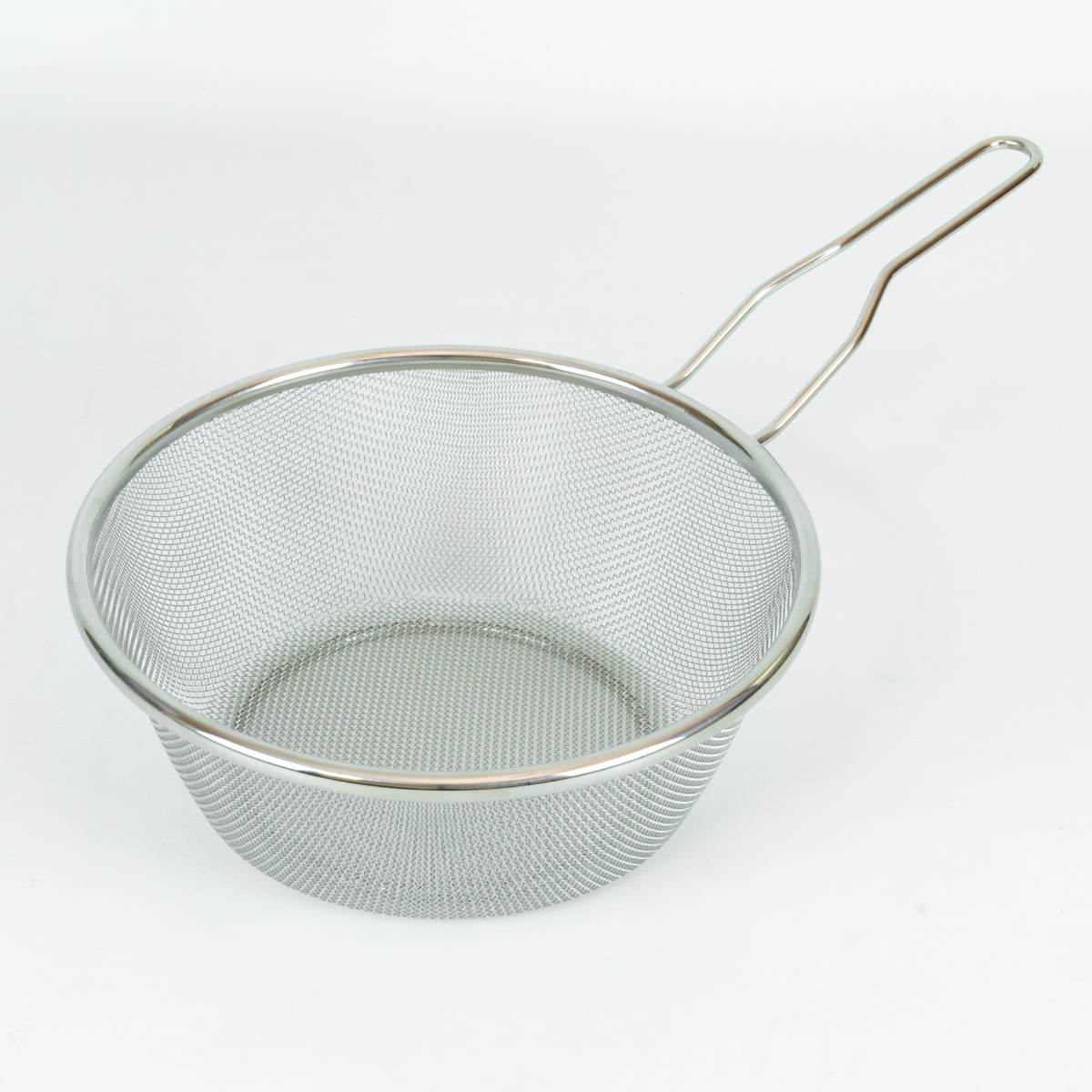 フライパンストレーナー 20・22cm兼用 メガフッカ 深型パン ( ざる ステンレス 茹でザル 湯切り 水切り かご 20cm 20センチ 22センチ 22cm 持ち手付き 水切りざる 調理ざる 湯切りザル フチに引っ掛かる キッチンツール )