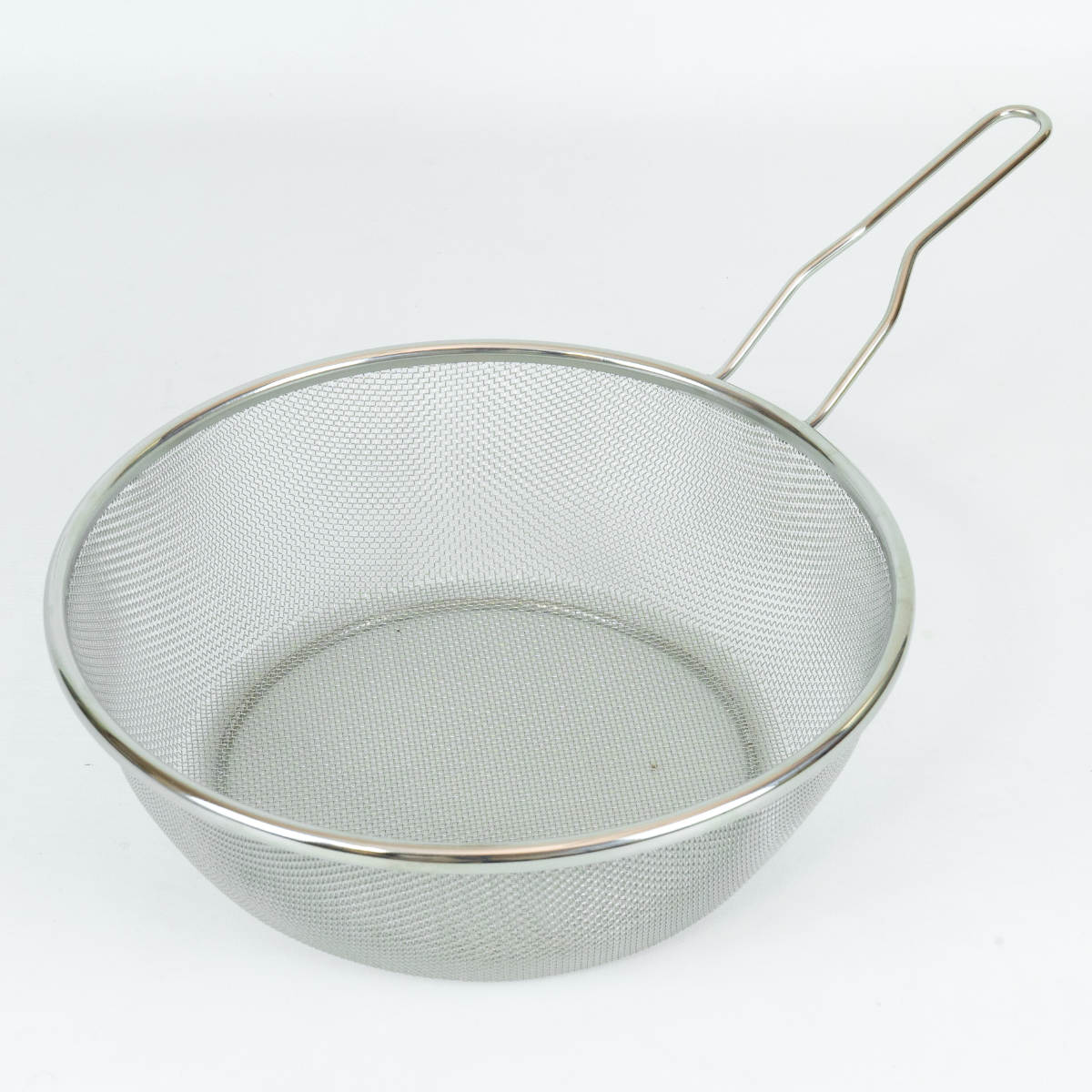 フライパンストレーナー 24・26cm兼用 メガフッカ 深型パン ( ざる ステンレス 茹でザル 湯切り 水切り かご 24cm 24センチ 26cm 26センチ 持ち手付き 水切りざる 調理ざる 湯切りザル フチに引っ掛かる キッチンツール )
