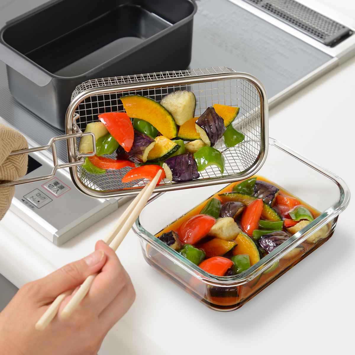 天ぷら鍋4点&揚げ物ざる セット IH対応 温度計付き ポコフリット 角型 ワイド ( ガス火対応 揚げ鍋 角型天ぷら鍋 鉄 蓋付き フライヤー 揚げ物用 ザル ざる ストレーナー フライバスケット 揚げ物鍋 コンパクト 少ない油 鉄製 )