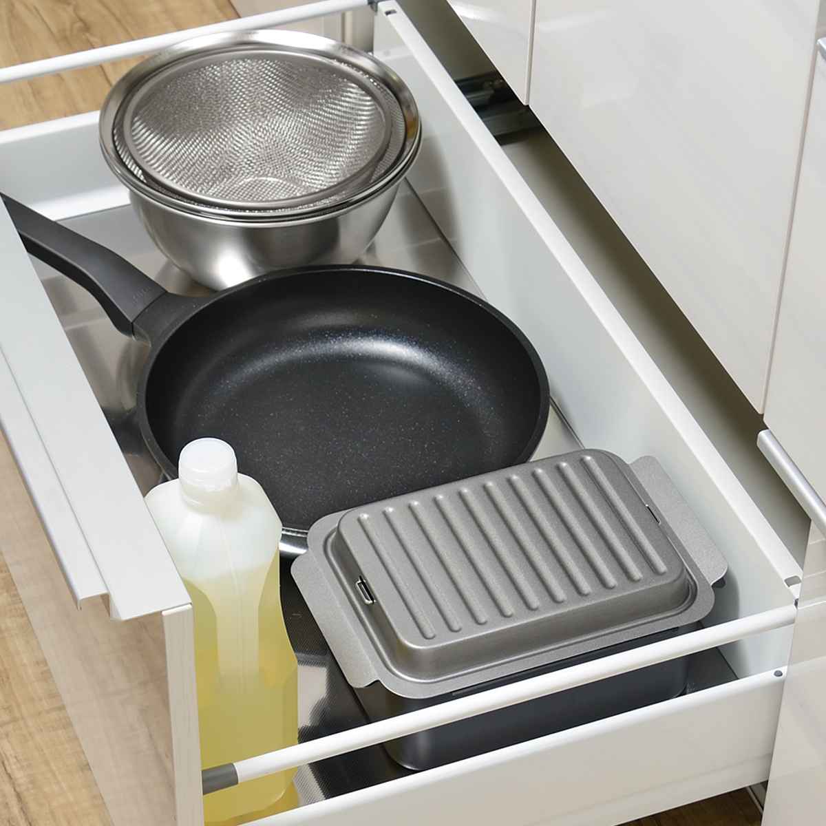 天ぷら鍋4点&揚げ物ざる セット IH対応 温度計付き ポコフリット 角型 ワイド ( ガス火対応 揚げ鍋 角型天ぷら鍋 鉄 蓋付き フライヤー 揚げ物用 ザル ざる ストレーナー フライバスケット 揚げ物鍋 コンパクト 少ない油 鉄製 )