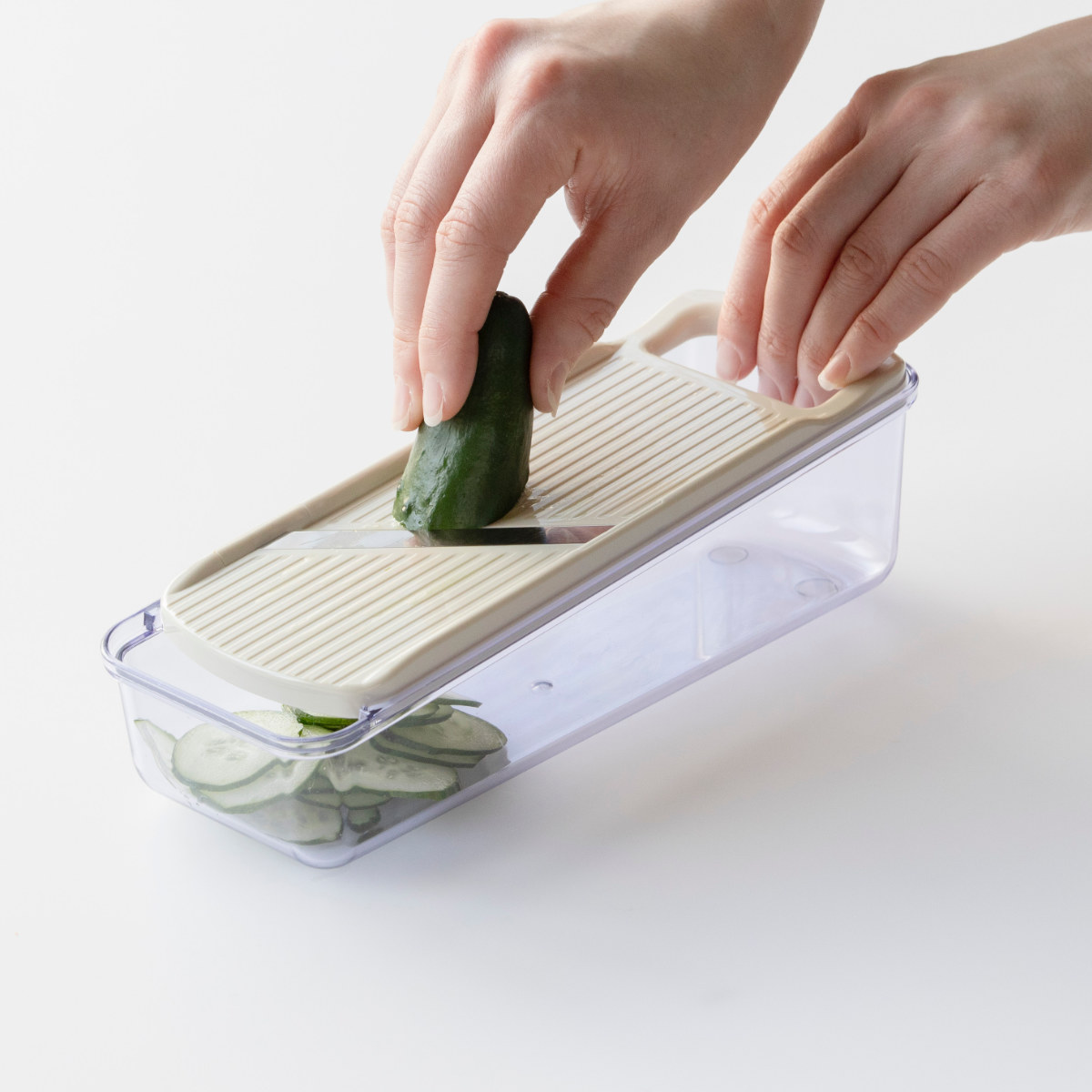 スライサーセット 6点セット モットプラス 調理器セット 日本製 ( スライサー おろし器 受け皿 安全ホルダー 千切り器 キッチンツール おろし金 調理器具 スライス 大根おろし 薬味おろし 千切り ケース付き )