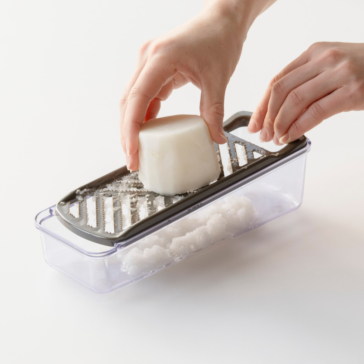 スライサーセット 6点セット モットプラス 調理器セット 日本製 ( スライサー おろし器 受け皿 安全ホルダー 千切り器 キッチンツール おろし金 調理器具 スライス 大根おろし 薬味おろし 千切り ケース付き )