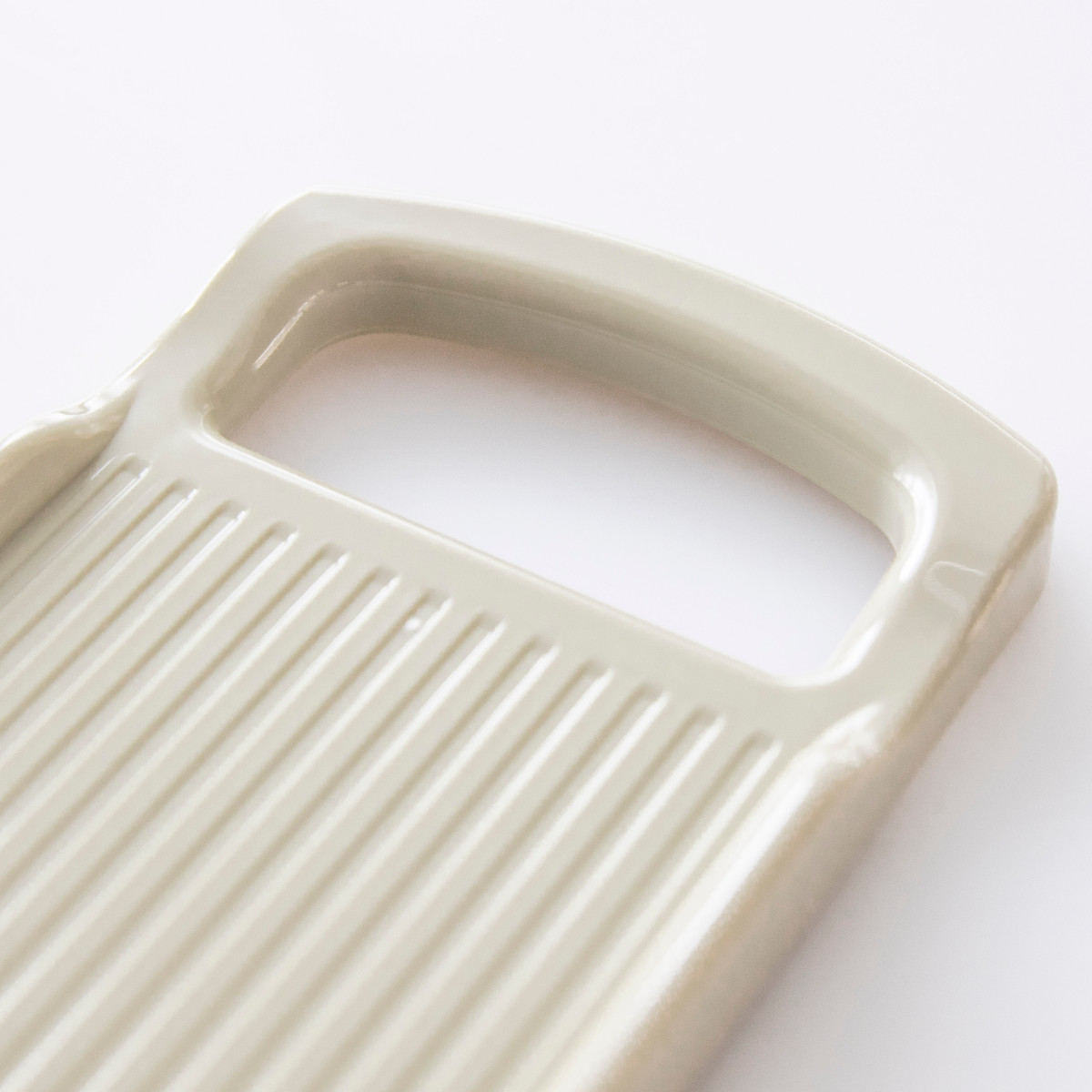 スライサーセット 6点セット モットプラス 調理器セット 日本製 ( スライサー おろし器 受け皿 安全ホルダー 千切り器 キッチンツール おろし金 調理器具 スライス 大根おろし 薬味おろし 千切り ケース付き )