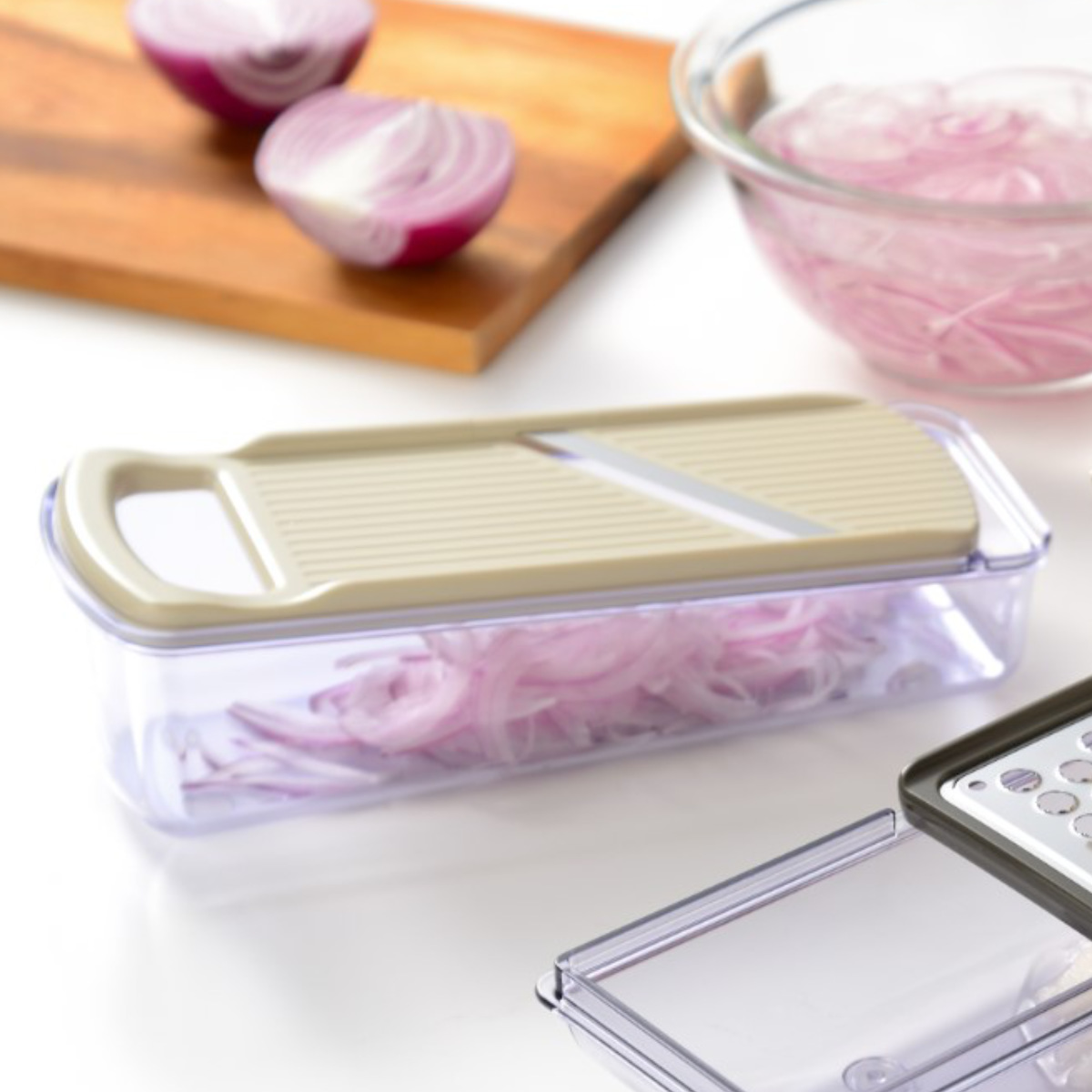 モットプラス マルチスライサーセット 7点セット ( 調理器セット スライサー おろし器 受け皿 安全ホルダー 日本製 千切り器 おろし金 スライス 大根おろし 薬味おろし つま切り 千切り ケース付き 調理器具 )