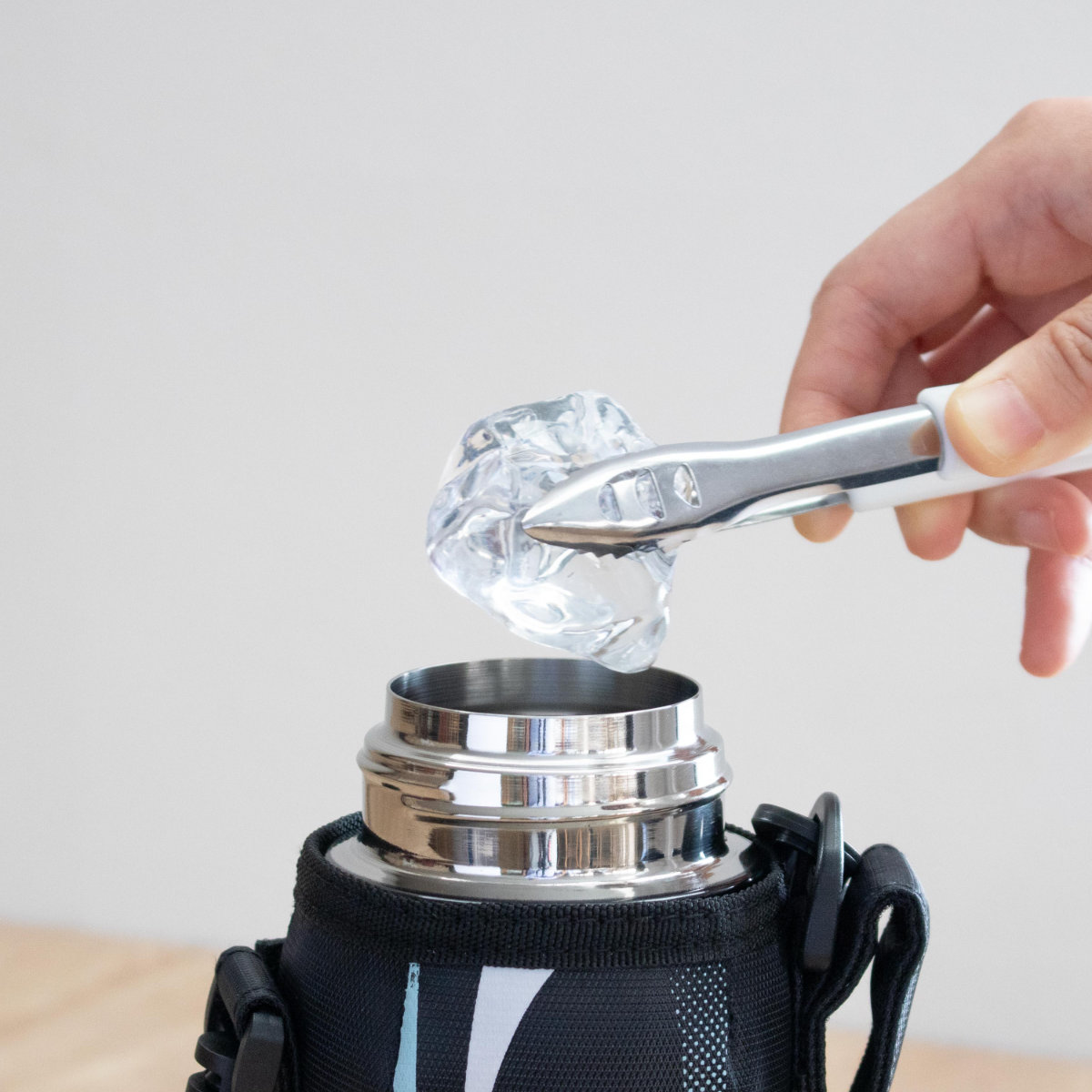 水筒 1.5L フォルテック ワンタッチ栓ダイレクトボトル ( 直飲み 保冷 ステンレスボトル スポーツボトル カバー ショルダー ポーチ 真空断熱構造 マグボトル ボトル ワンタッチ ステンレス 魔法瓶 ショルダーベルト こども )