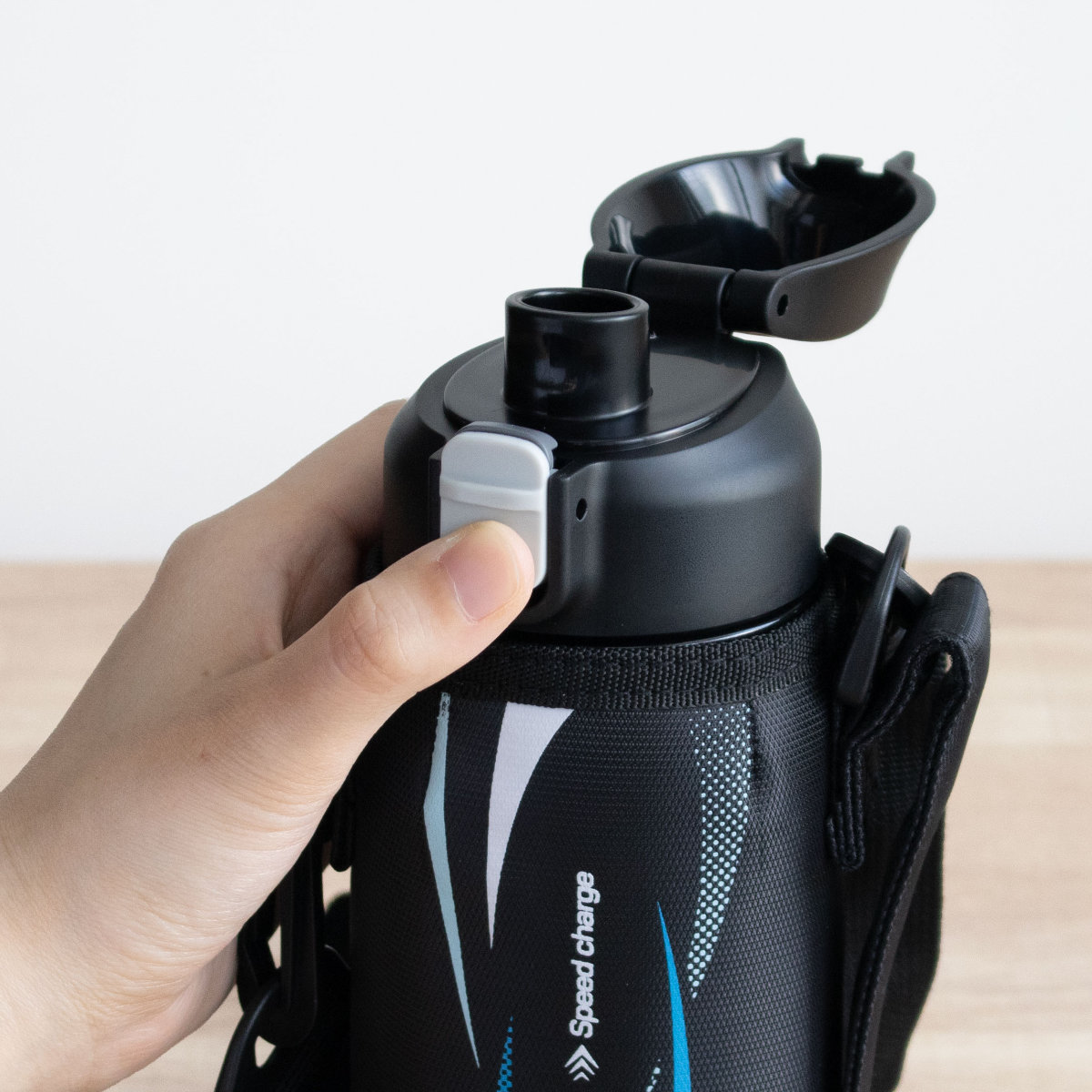 水筒 1.5L フォルテック ワンタッチ栓ダイレクトボトル ( 直飲み 保冷 ステンレスボトル スポーツボトル カバー ショルダー ポーチ 真空断熱構造 マグボトル ボトル ワンタッチ ステンレス 魔法瓶 ショルダーベルト こども )