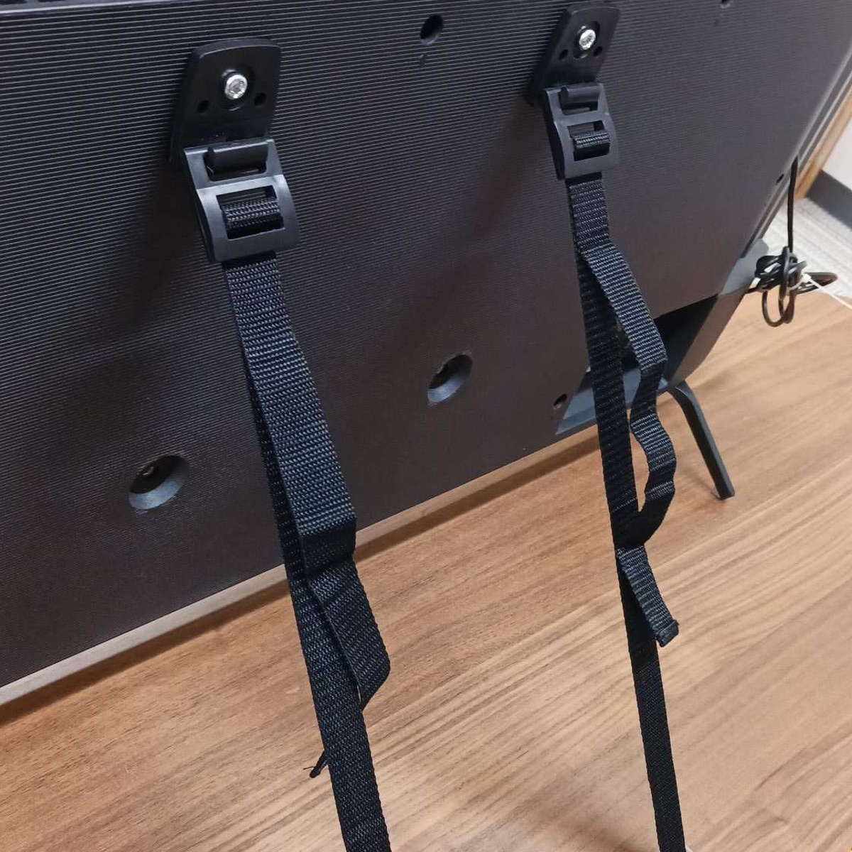 家具転倒防止 テレビ 転倒防止 ベルト テレピッタン 2本入り ( 地震対策 ストッパー 耐震用 震災 滑り止め 賃貸 耐震ゲル 引張強度30kg 耐震ジェル 家具固定 貼るだけ シール 防災グッズ 転倒防止板 地震 防災 )