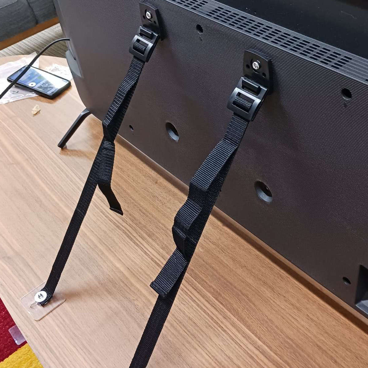 家具転倒防止 テレビ 転倒防止 ベルト テレピッタン 2本入り ( 地震対策 ストッパー 耐震用 震災 滑り止め 賃貸 耐震ゲル 引張強度30kg 耐震ジェル 家具固定 貼るだけ シール 防災グッズ 転倒防止板 地震 防災 )