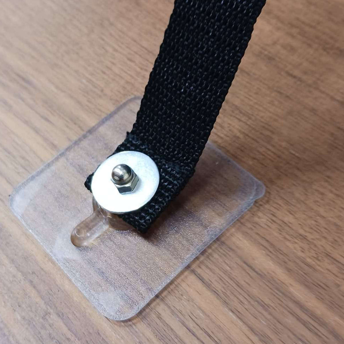 家具転倒防止 テレビ 転倒防止 ベルト テレピッタン 2本入り ( 地震対策 ストッパー 耐震用 震災 滑り止め 賃貸 耐震ゲル 引張強度30kg 耐震ジェル 家具固定 貼るだけ シール 防災グッズ 転倒防止板 地震 防災 )