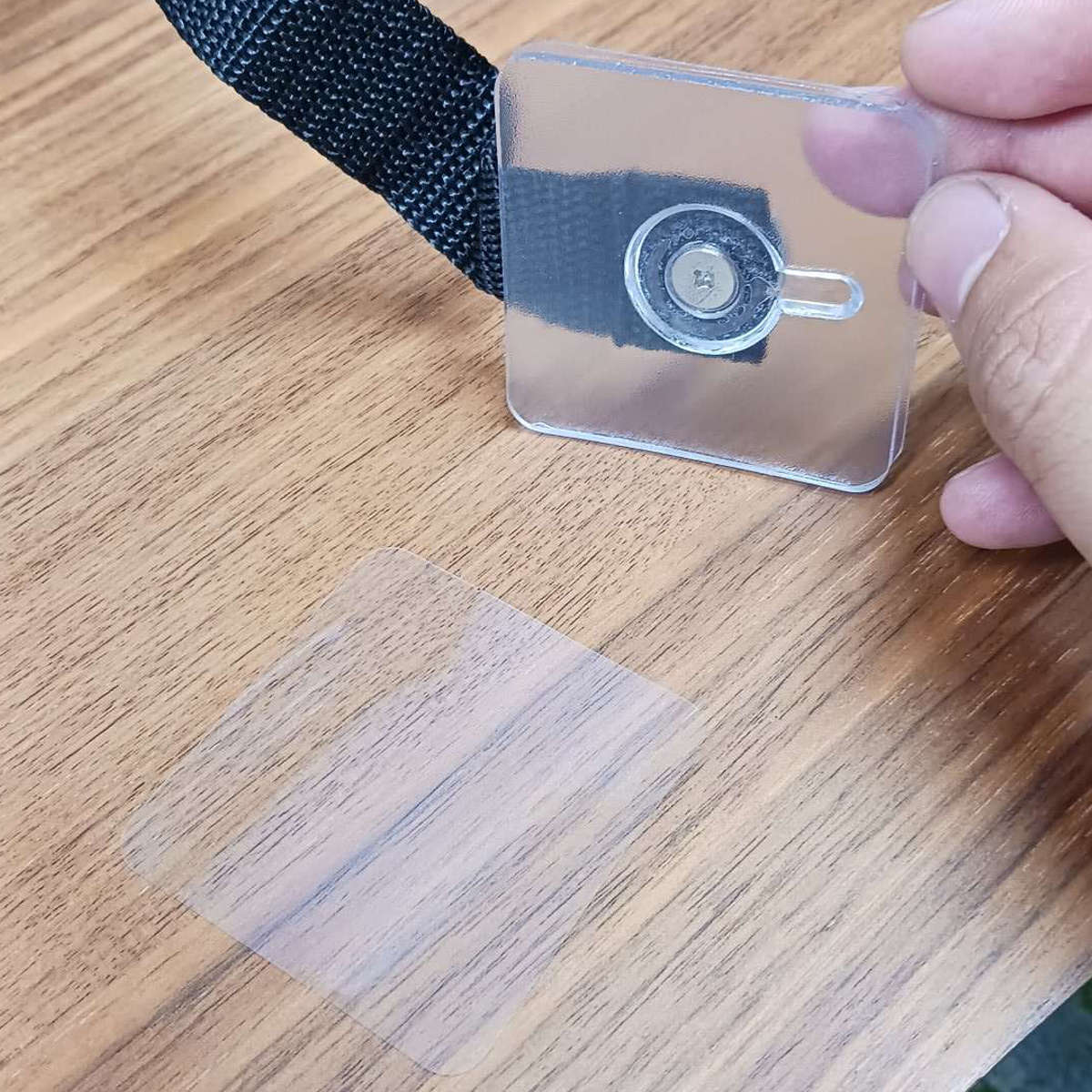 家具転倒防止 テレビ 転倒防止 ベルト テレピッタン 2本入り ( 地震対策 ストッパー 耐震用 震災 滑り止め 賃貸 耐震ゲル 引張強度30kg 耐震ジェル 家具固定 貼るだけ シール 防災グッズ 転倒防止板 地震 防災 )