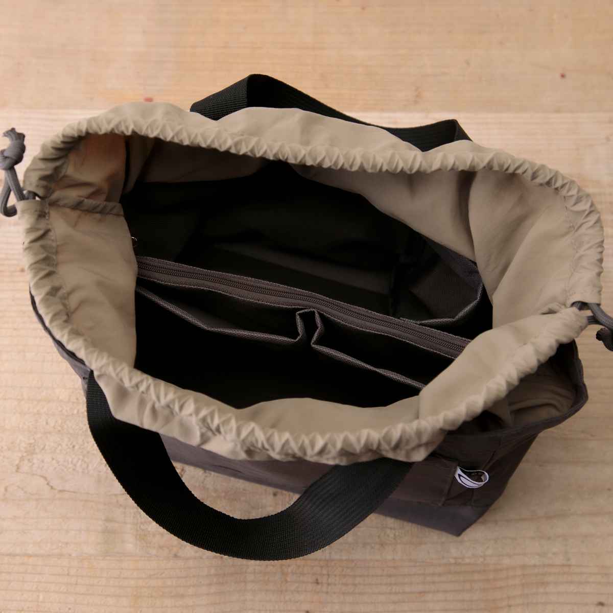 ナイロンバッグ 新品未使用 jack wolfskin - その他