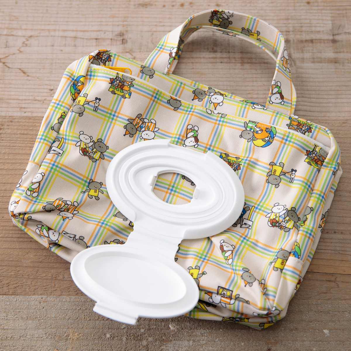 マザーポーチ ママポーチ こぐまちゃんえほん ウェットシート 蓋付き ( ポーチ おむつポーチ ウェットティッシュ おむつ 収納 ケース ベビー 出産準備 オムツ 大容量 携帯用 ファスナー 赤ちゃん 出産祝い プレゼント ) 【チェック】 チェック