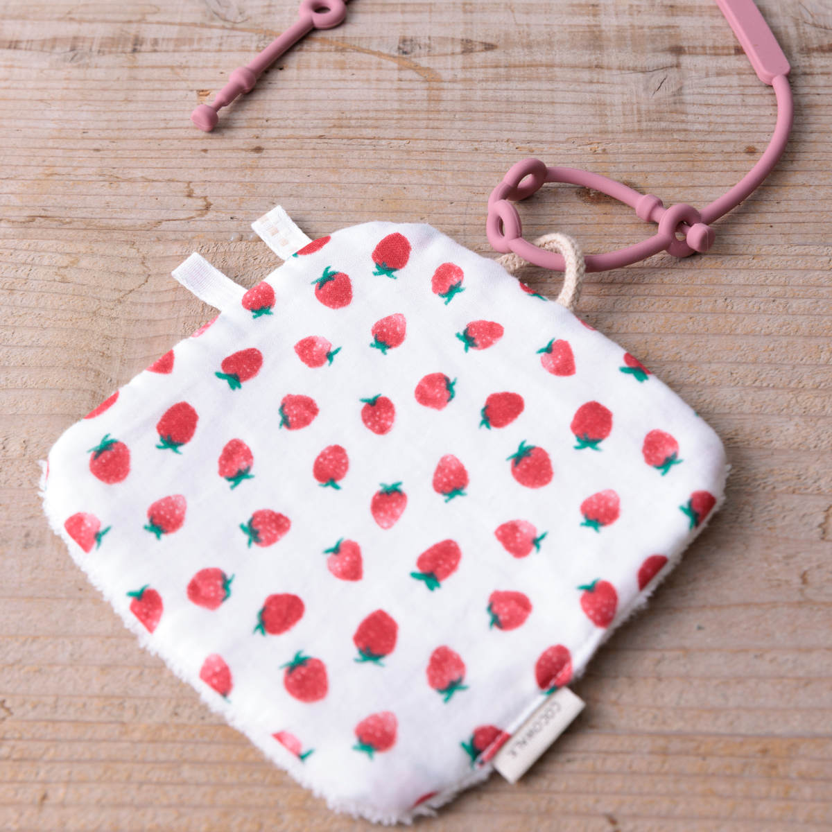 ベビー ニギニギハンカチ シリコンストラップ付き おもちゃ 落下防止 日本製 ベビーカー フルーツ ( 赤ちゃん カシャカシャ ハンカチ 布製 布おもちゃ ファーストトイ 知育玩具 にぎにぎ 玩具 綿100% コットン プレゼント ) 【バナナ】 バナナ