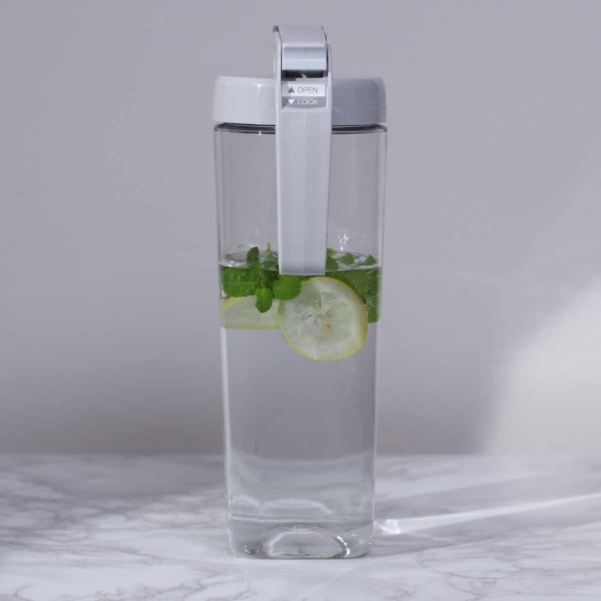 EMBALANCE エンバランス ピッチャー 2.1L 2個セット ( シームレス パッキン一体型 ワンタッチ 耐熱 横置き プラスチック 水差し 麦茶ポット 水さし 冷水ポット 縦 横 お茶 麦茶 エンバランス加工 まろやか 片手 持ち手付き 縦置き )