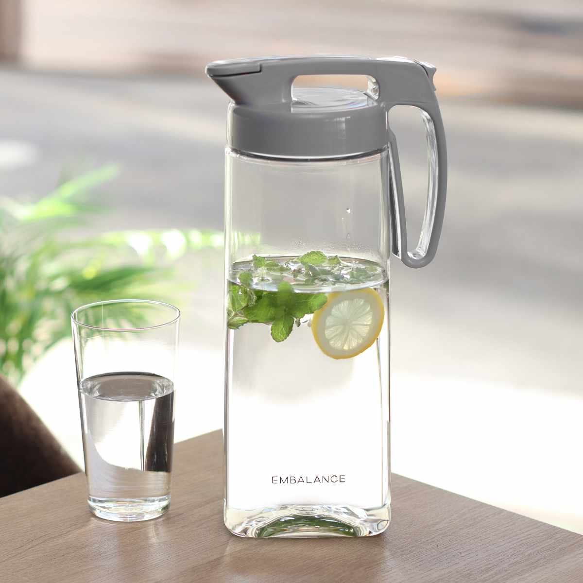 EMBALANCE エンバランス ピッチャー 2.1L 2個セット ( シームレス パッキン一体型 ワンタッチ 耐熱 横置き プラスチック 水差し 麦茶ポット 水さし 冷水ポット 縦 横 お茶 麦茶 エンバランス加工 まろやか 片手 持ち手付き 縦置き )