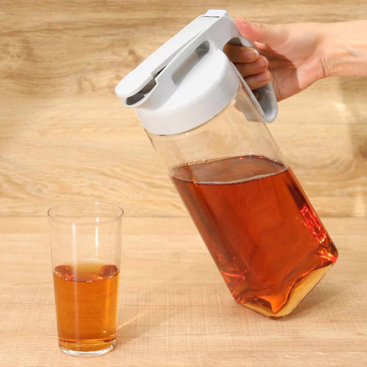 EMBALANCE エンバランス ピッチャー 2.1L 2個セット ( シームレス パッキン一体型 ワンタッチ 耐熱 横置き プラスチック 水差し 麦茶ポット 水さし 冷水ポット 縦 横 お茶 麦茶 エンバランス加工 まろやか 片手 持ち手付き 縦置き )