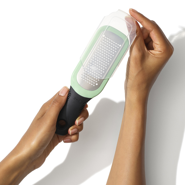 OXO ジンジャー&ガーリックグレーター おろし金 おろし器 ( すりおろし おろし生姜 おろしにんにく 食洗機対応 生姜 しょうが ショウガ ジンジャー ニンニク ガーリック 簡単 卓上 下ごしらえ キッチンツール 便利グッズ )