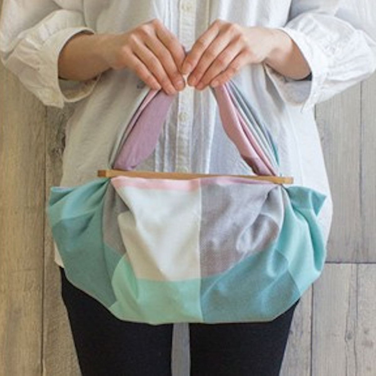 風呂敷パーツ ふろしきパッチン レギュラーサイズ ( むす美 アイデア 簡単 風呂敷バッグ アイディア 便利 グッズ コンパクト 木製 磁石 持ち手 取っ手 部品 パーツ おしゃれ ) 【ブラックウォールナット】 ブラックウォールナット