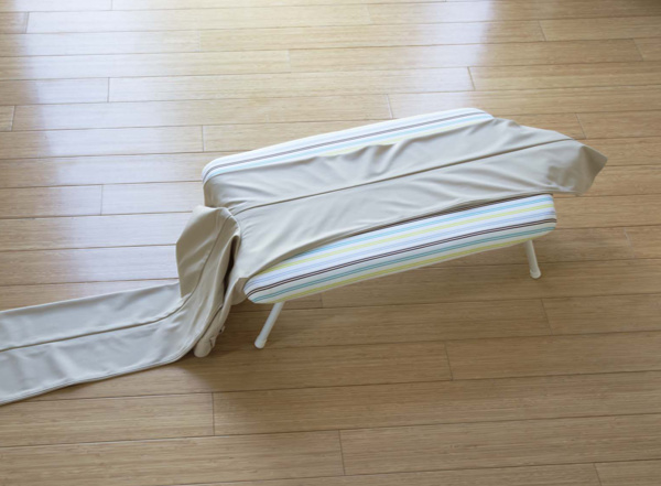 山崎実業 アイロン台 解決人体型 ストライプ フック付き ( アイロンマット 人体型アイロン台 人体型 人形型 プレス台 作業台 ボタンプレスゾーン スチールメッシュ構造 折りたたみ 脚付き ハンガーフック クローゼット 収納 )