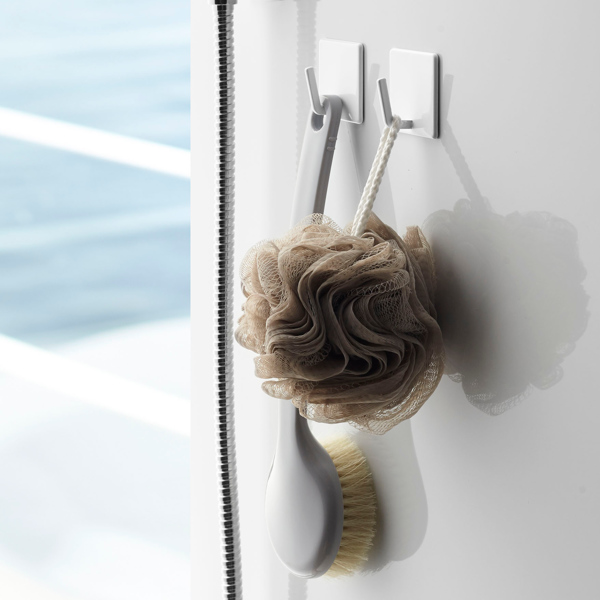 山崎実業 mist マグネットバスルームフック ミスト 2個組 ( 4903208042352 お風呂 収納 壁掛けフック 2個 磁石 小物掛け ボディブラシ 泡立てネット 引っ掛ける 浴室 洗面所 キッチン 洗濯機 冷蔵庫 壁面収納 白 )