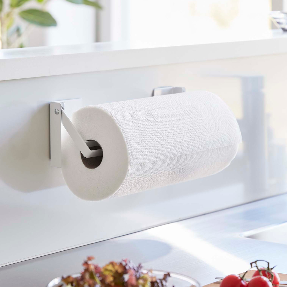 山崎実業 tower 片手でカットマグネット挟み込み式キッチンペーパーホルダー タワー ( 4903208014502 山崎実業 タワーシリーズ マグネット キッチンペーパーホルダー 片手でカット 挟み込み式 ) 【ホワイト】 ホワイト