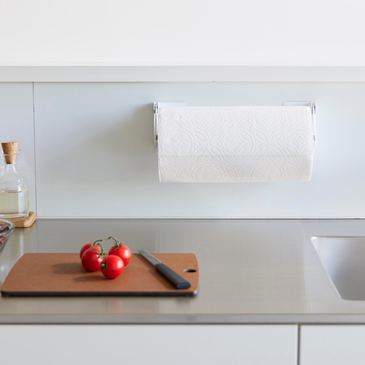 山崎実業 tower 片手でカットマグネット挟み込み式キッチンペーパーホルダー タワー ( 4903208014502 山崎実業 タワーシリーズ マグネット キッチンペーパーホルダー 片手でカット 挟み込み式 ) 【ホワイト】 ホワイト