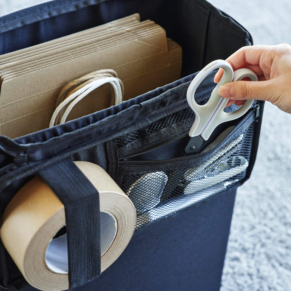 山崎実業 tower フリマ梱包資材収納ボックス タワー ( 4903208047814 タワーシリーズ 梱包資材収納ボックス 梱包資材 収納ボックス 収納ケース 梱包 資材 粘着テープ カッター 梱包道具 スリム 省スペース ) 【ブラック】 ブラック