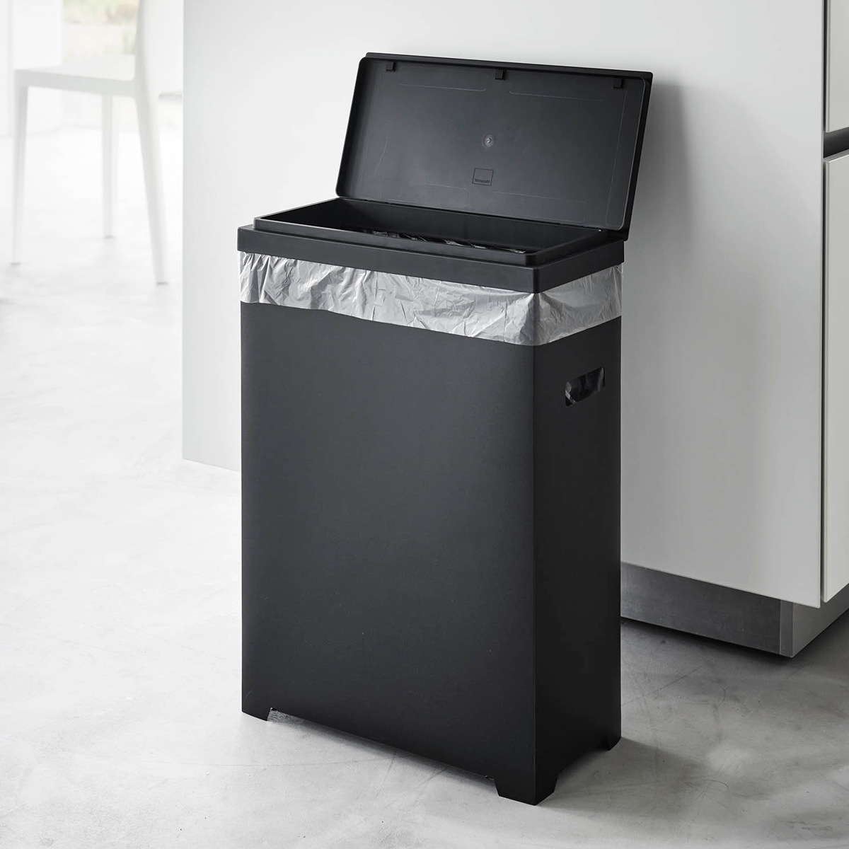 山崎実業 tower スリム蓋付きゴミ箱 タワー 横開きタイプ ( 4903208015240 タワーシリーズ ゴミ箱 ごみ箱 横開き フタ付きゴミ箱 35L スリム 35リットル 分別 高さ調節 可能 シンク下 ふた付き 分別ゴミ箱 ) 【ブラック】 ブラック