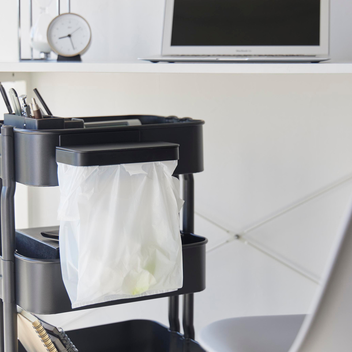 山崎実業 tower ワゴンに付けられるマグネット蓋付きポリ袋ホルダー タワー ( 4903208017015 タワーシリーズ ポリ袋ホルダー マグネット 蓋付きポリ袋ホルダー 浮かせる収納 浮かせて収納 磁石 ふた付き 収納 フタ付き ) 【ブラック】 ブラック