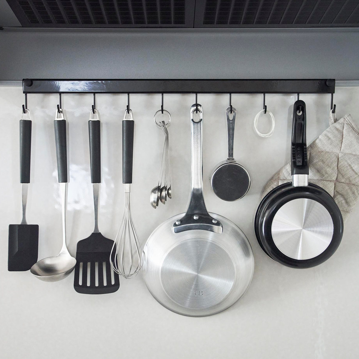 山崎実業 tower レンジフードフック タワー 10連 ( 4903208017435 タワーシリーズ レンジフード10連 10連フック フック レンジフック レンジハンガー キッチン収納 レンジフード ) 【ブラック】 ブラック