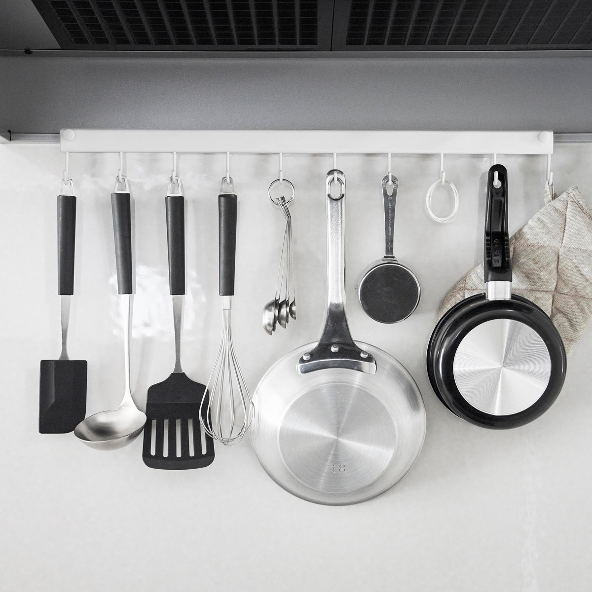 山崎実業 tower レンジフードフック タワー 10連 ( 4903208017435 タワーシリーズ レンジフード10連 10連フック フック レンジフック レンジハンガー キッチン収納 レンジフード ) 【ブラック】 ブラック