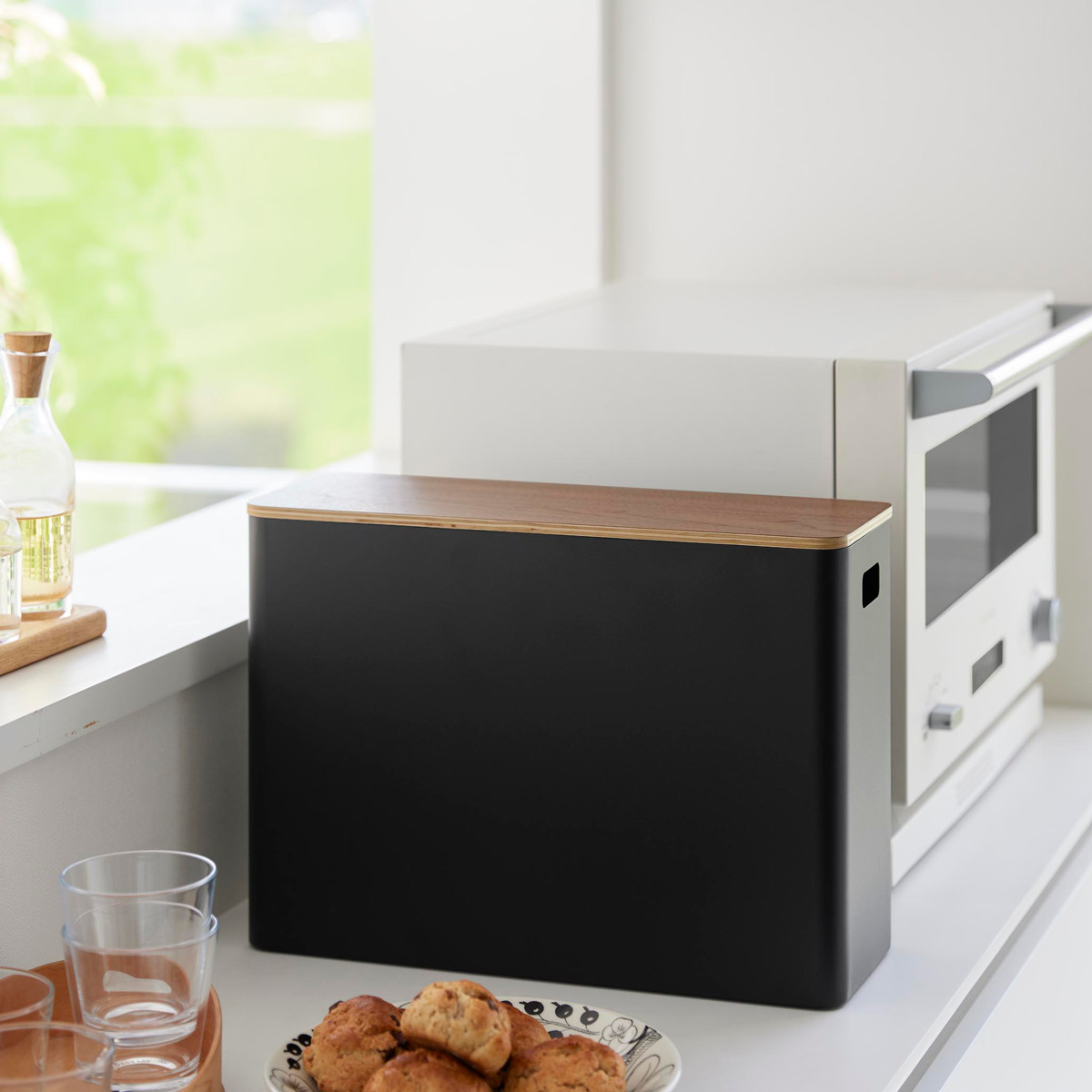 山崎実業 RIN 蓋付きトイレ用品収納 リン ( 4903208013208 リンシリーズ 蓋付き トイレ用品収納 トイレ収納 トイレットペーパー トイレットペーパー収納 トイレ お手洗い 収納 隠して収納 スリム ストッカー フタ付き ) 【ナチュラル】 ナチュラル