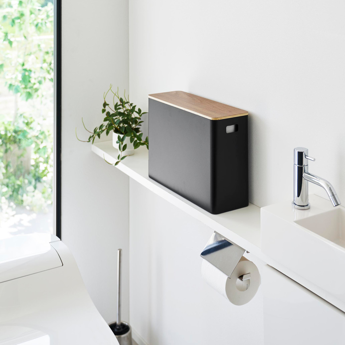 山崎実業 RIN 蓋付きトイレ用品収納 リン ( 4903208013208 リンシリーズ 蓋付き トイレ用品収納 トイレ収納 トイレットペーパー トイレットペーパー収納 トイレ お手洗い 収納 隠して収納 スリム ストッカー フタ付き ) 【ナチュラル】 ナチュラル